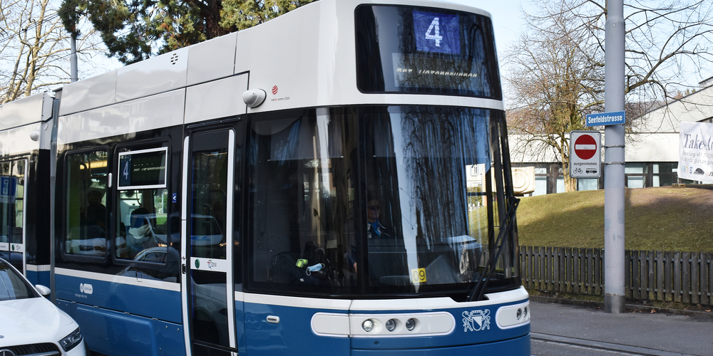 Modern, leise und energieeffizient: Die Flexity-Trams prägen zunehmend das Zürcher Stadtbild. Bis 2029 werden insgesamt 132 dieser Fahrzeuge unterwegs sein.