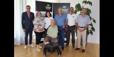Freuen sich auf den ersten Kraftgegend-Tag: von links Markenkommissionspräsident Thomas Harder, Liselotte Jörg, Chäsi Pfyn, Kraftgegend-Geschäftsführerin Monika Pieren, Nationalrat Christian Lohr, der Kreuzlinger Stadtrat Ernst Zülle, Präsident Kraftgegend Roland Werner und Metzgermeister Markus Würmli, Fruthwilen.