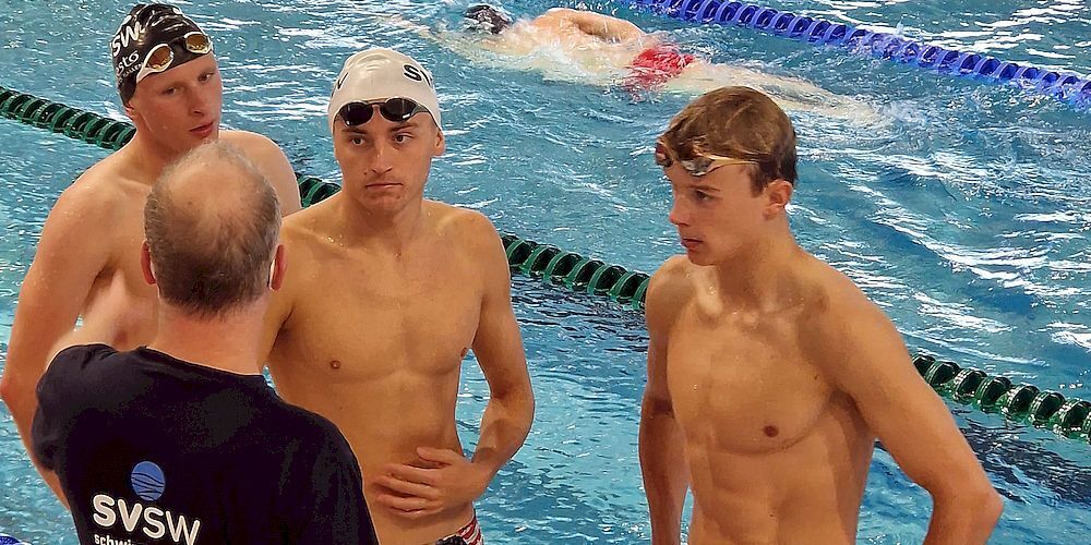 Gabriel Schneider (hinten) und von links: Tobias Müller, Marius Toscan, Eder Gerdes.