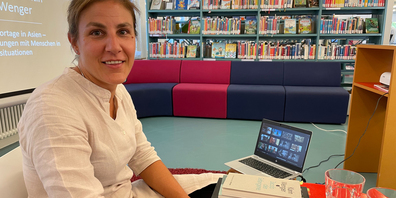 SRF-Korrespondentin Karin Weniger stellte nach ihrer Rückkehr in der Pestalozzi-Bibliothek Altstetten ihre Bücher vor. 