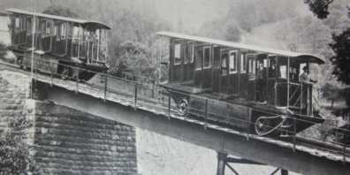1947 führte extremer Wassermangel zur zeitweiligen Einstellung des Bahnbetriebs zwischen Rheineck und Walzenhausen. Deutlich sind zwischen den Rädern der Wagen die Behälter für das Wasser zu erkennen.