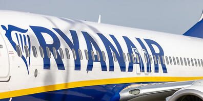 Wegen eines Streiks bei der irischen Fluggesellschaft Ryanair in Belgien fallen übers Wochenende viele Flüge aus. Knapp 130 Flüge am Flughafen Charleroi werden aufgrund des Arbeitskampfes des Kabinenpersonals und der Piloten von Freitag bis Sonnta...