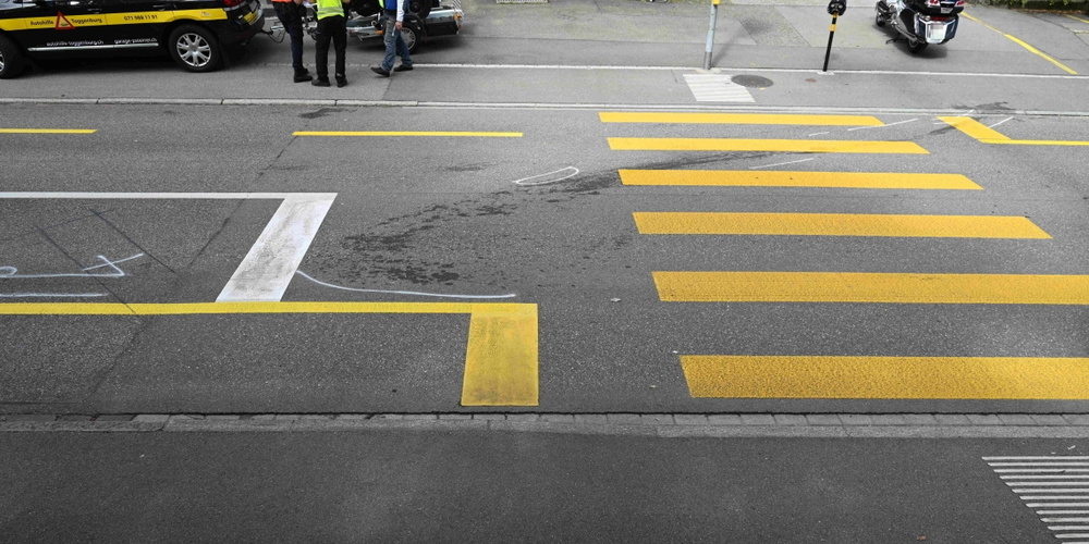 Ein 56-jähriger Mann wurde beim Unfall verletzt.