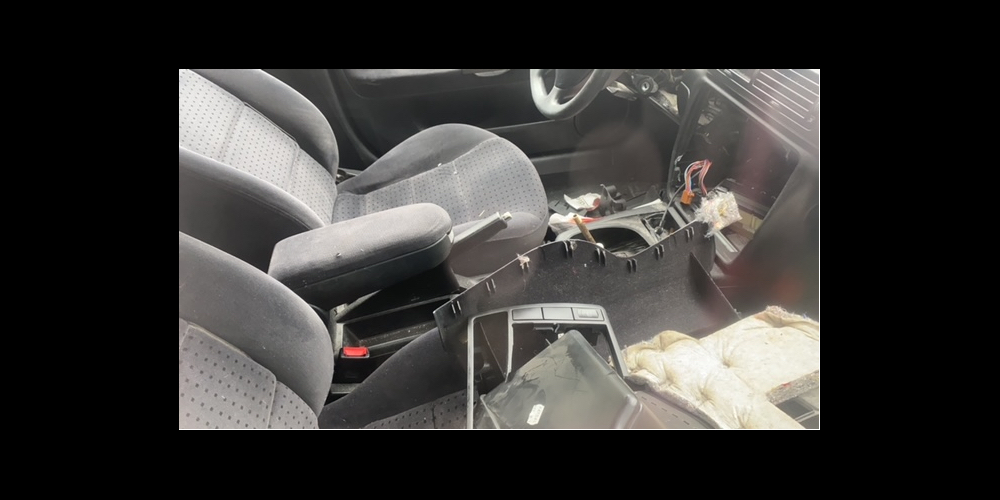 In desolatem Zustand: Dieses Auto gehört zu den herrenlosen Fahrzeugen, die von der Stadtpolizei Zürich sichergestellt wurden.