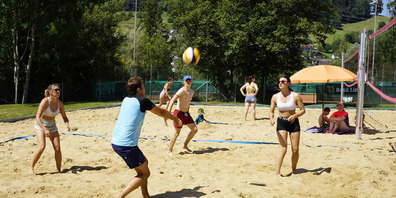 Sehr gute Bedingungen und hervorragende Stimmung - das war das 16. Bank Linth Beachvolleyball-Turnier des VBC Linth 