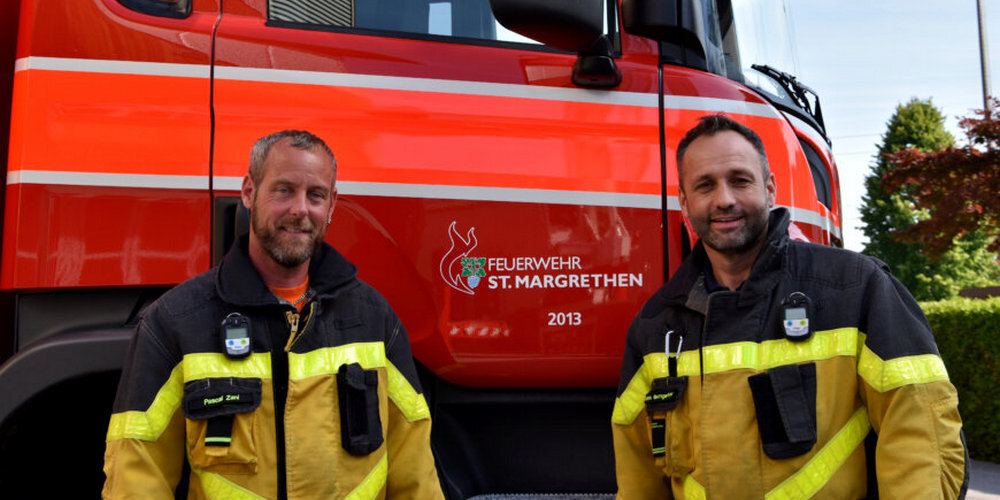 Feuerwehrkommandant Pascal Zani mit seinem Nachfolger Andreas Baumgartner