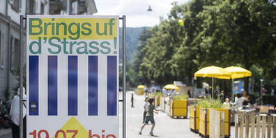 Im Sommer 2021 führte die Stadt Zürich das Projekt "Brings uf d'Strass!" zum ersten Mal durch. Unter anderem die Fritschistrasse war damals während einigen Sommerwochen gesperrt.