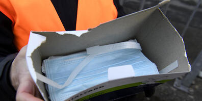 In Zürcher Spitälern gilt wegen steigender Corona-Fallzahlen vermehrt wieder Maskenpflicht. (Symbolbild)