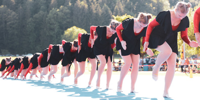 Die Gymnastik-Gruppe Kreuzlingen zeigt eine imposante Show.