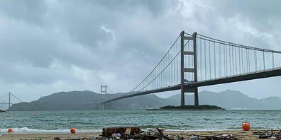 Taifun Chaba traf am Freitagabend mit Wucht auf die chinesische Küste. Foto: Keith Tsuji/ZUMA Press Wire/dpa