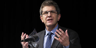 Der Präsident der Reformplattform der SP, der Bieler Stadtpräsident Erich Fehr, spart nicht mit Kritik am Kurs seiner Partei. (Archivbild)