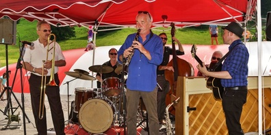 Gäste dürfen sich auf Michael Alf mit Band, die Storyville Shakers sowie Nawlinz Lagniappe freuen.