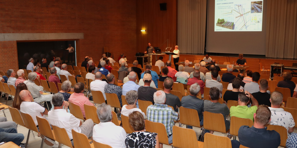 Knapp hundert Personen liessen sich in Heerbrugg aus erster Hand über den aktuellen Stand der Planungsarbeiten informieren.