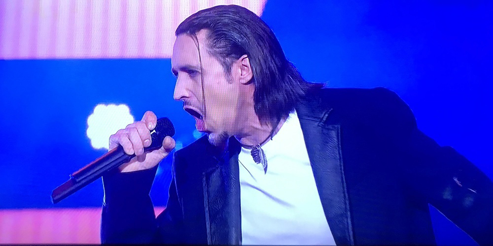 Sandro Beeler rockte schon viele Bühnen und zieht bei seinen Auftritten das Publikum in seinen Bann.