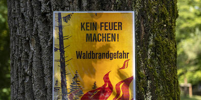 In Dübendorf darf wieder Feuer entfacht werden. Im und beim Wald beibt das aber verboten. (Archivbild)