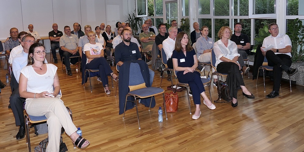 Aufmerksame Teilnehmer am AGV-Symposium «55+ - Potential ohne Ende»