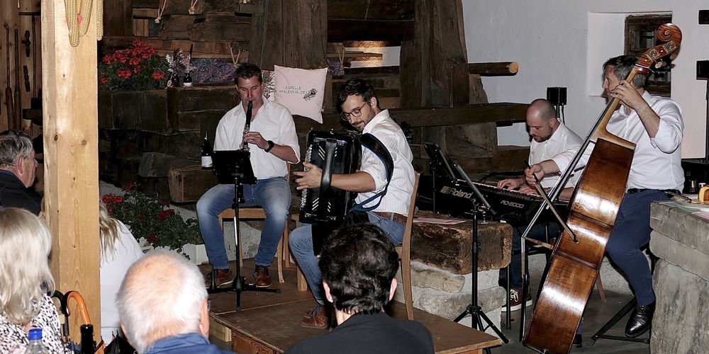 Die «Kapelle Pfauen:halde» spielte die Stücke von ihrer ersten CD: v.l. Philipp Färber, René Ley, Laurent Girard und André Ott