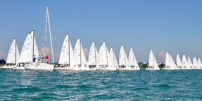 Startszene der J70 vor dem Seegartenhafen.