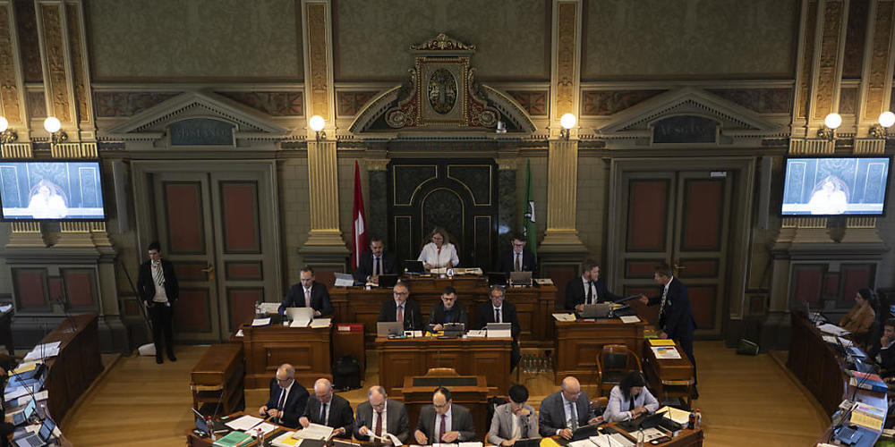 In der kommenden Septembersession wird der St. Galler Kantonsrat darüber entscheiden, ob sich der Kanton tatsächlich nicht an der finanziellen Hilfe vor Ort in der Ukraine beteiligen darf. (Archivbild)