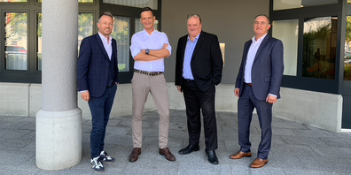 Die Leiter der vier regionalen Raiffeisenbanken: v.l.n.r Markus Jäger, Jona / Pascal Peter, Benken / Rolf Güntensperger, Schänis / Thomas Wick, Ricken.