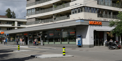 Bald «go poschte» im doppelten Sinn: Blick auf die Migros Wollishofen mit dem Take-away an der Ecke Mutschellen-/Etzelstrasse, wo die Post einziehen will. 