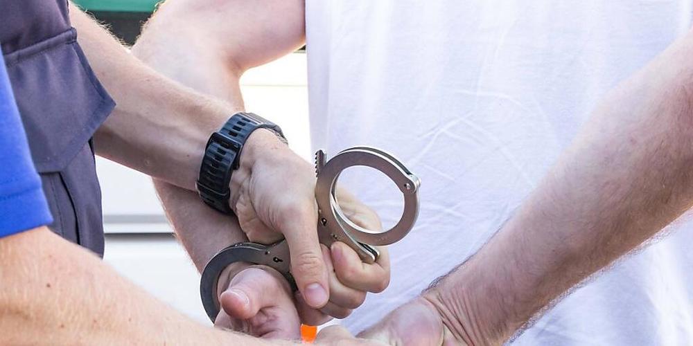 Die Thurgauer Kantonspolizei nahm in Steckborn einen 18-jährigen Mann nach einem Raub fest. (Symbolbild)