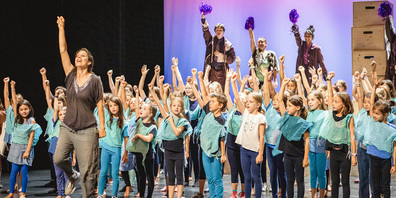Endlich ist es so weit – die Kinder und Jugendlichen der Singschule der Musikschule MKS führen am Wochenende das mit Fleiss eingeprobte Musical «sagenhaft» im Stadttheater Schaffhausen auf.