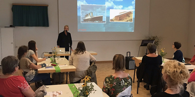 Zwei Grossschiffe mit unterschiedlichen Zielen: Brigitte Roffler vergleicht die beiden Schiffe «Titanic» und «Arche» miteinander.