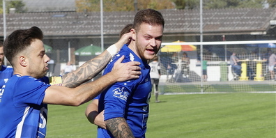 Stefan Lukic (rechts) im Dress des FC Widnau. Nun spielt er mit seinem neuen Verein Rorschach-Goldach gegen die Lüchinger-Elf. 