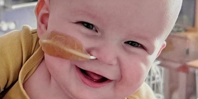 Der sieben Monate alte Elias benötigt eine Stammzellenspende, um überleben zu können