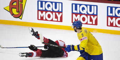 Klas Dahlbeck (rechts, im Dress des schwedischen Nationalteams) erzielte den Siegtreffer für Davos bei Skelleftea