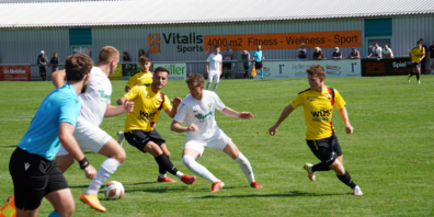 Amar Uzunovic (Mitte) erzielte in Mels seinen zweiten Saisontreffer. (Archivbild)