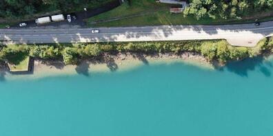 Eine 17-jährige Taucherin verlor bei einem Tauchgang im Walensee bei Mols SG das Bewusstsein. Sie wurde gerettet und mit einem Helikopter ins Spital geflogen.