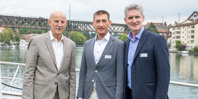 Die Referenten Jürgen Brücker (r.) und Yannick Willemin tauschten sich vor der 16. IVS-Schifffahrt mit IVS-Präsident Giorgio Behr (l.) aus.