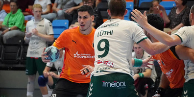 In der zweiten Halbzeit lieferten sich beide Teams einen offenen Schlagabtausch. Zwar konnten die Kadetten meist ein bis drei Tore vorlegen, doch Wacker Thun kämpfte sich immer wieder heran. 