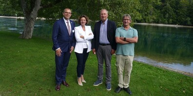 Der Gastgeber mit der Referentin und den Referenten: Urs Martin, Andréa Belliger, Jörg Debatin und Christian Lovis (von links nach rechts).