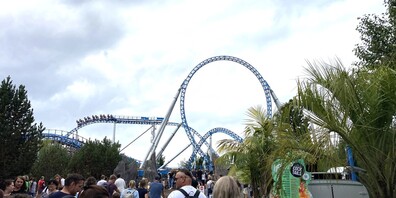 Rund 140 YoungMember Plus der Raiffeisenbank Regio Uzwil besuchten den Europapark in Rust. 