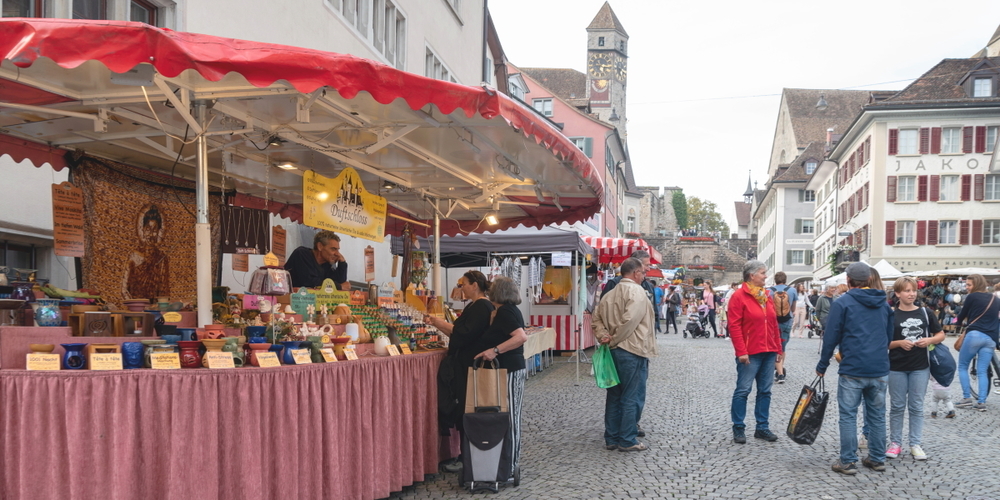 Einer der Marktstände am Rapperswiler Hauptplatz.