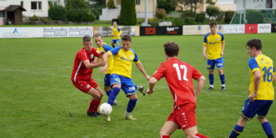 Lakna versucht sich gegen die Winkler Abwehr zu behaupten.
