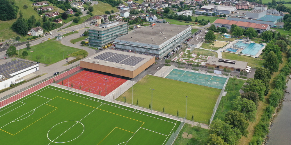 Die neue Verkehrsanordung betrifft das Parkieren bei der Sport- und Freizeitanlage Rietwies.