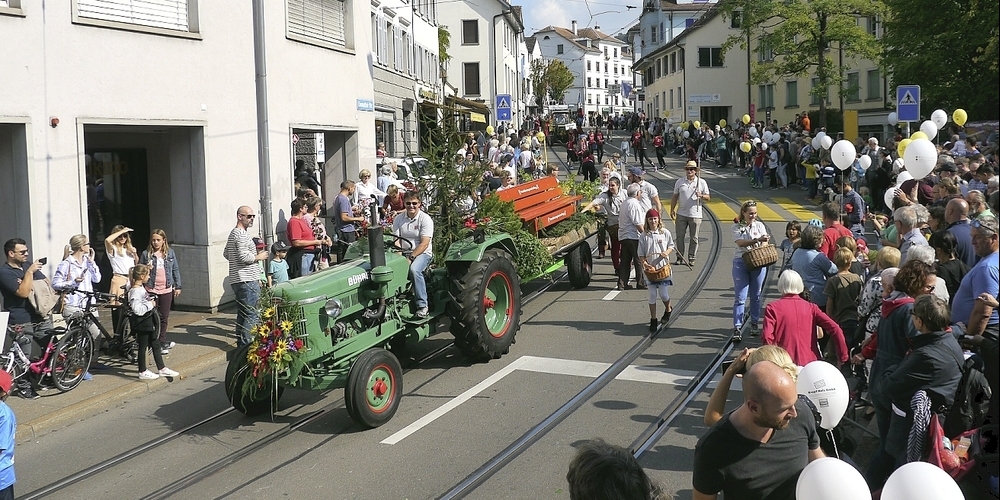 Der farbenprächtige Festumzug am Sonntag gehört zu den Höhepunkten. 