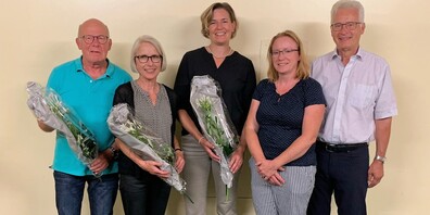 Ortsparteileitung  von Die Mitte Niederbüren: v. l. Hans Linder, Josy Kuster, Brigit Keller-Hürlimann (Präsidentin), Marianne Bernhardsgrütter und Niklaus Hollenstein.