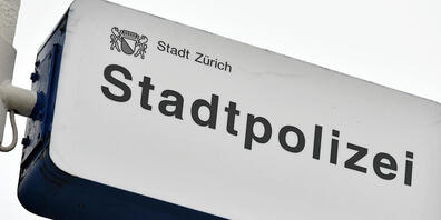 Nach drei Auseinandersetzungen und verschiedenen Diebstählen konnte die Stadtpolizei Zürich vier Personen festnehmen. (Archivbild)