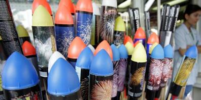 Der Kanton St. Gallen verbietet wegen der Trockenheit das Abbrennen von Feuerwerk und das Feuermachen in Wäldern und in Waldesnähe. (Symbolbild)