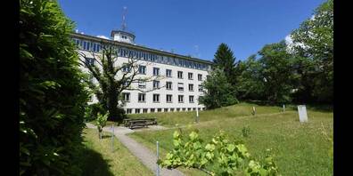 Meteo Schweiz misst die für Zürich massgebende Lufttemperatur hier im Quartier Fluntern nahe beim Zoo. Da herrscht gute Durchlüftung und es hat viele Bäume. 