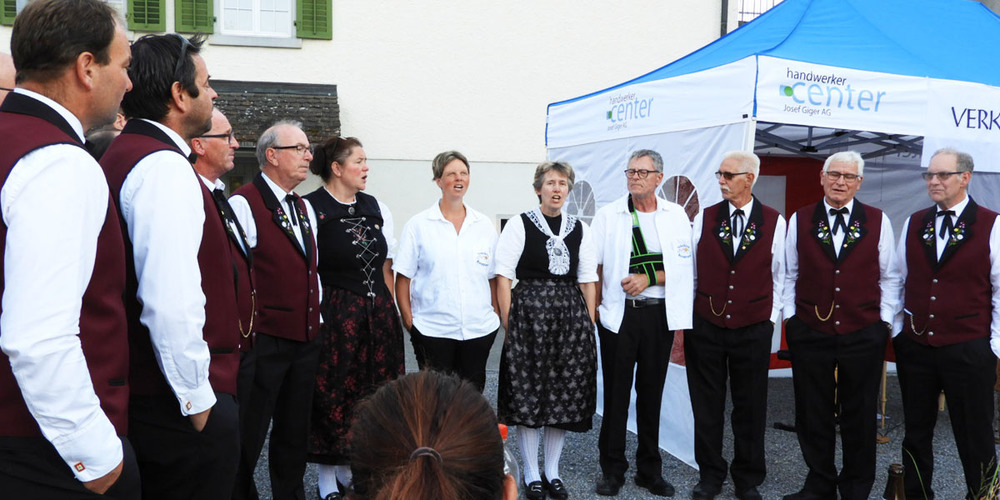 Jodeln an der 1. Augustfeier: Der Jodelclub „Berggruess“ St. Gallenkappel.