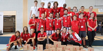 Die Karatekas des Dojo Adliswil haben hart und seriös für die Heim-Europameisterschaften trainiert und holten insgesamt 21 Medaillen.