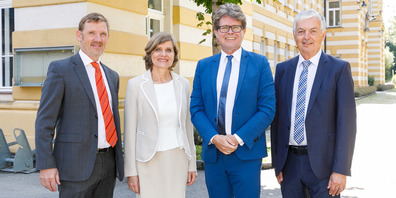 Sie informierten über die Privathochschule für Musik, die künftig auch viele Rheintaler Studierende ausbilden wird: v.l. Vz-Rektor Peter Schmid, LStH. Barbara Schöbi-Fink, Minister Martin Polaschek und Rektor Jörg-Maria Ortwein
