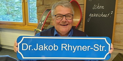 Dr. Jakob Rhyner übergibt das Zepter nach 30 Jahren an seinen Nachfolger. 