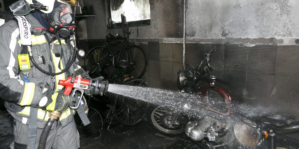 Die Feuerwehr konnte den Garagenbrand schnell löschen